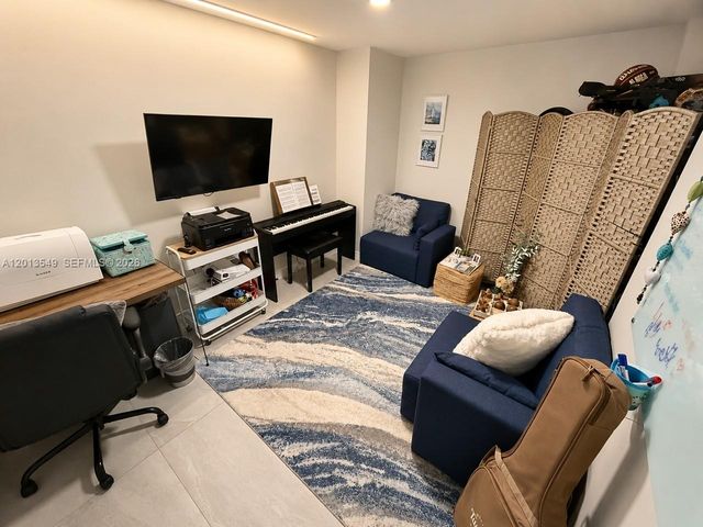 17111 Biscayne Blvd 1610, North Miami Beach, FL 33160