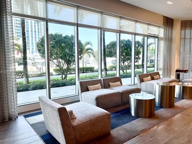 17111 Biscayne Blvd 1610, North Miami Beach, FL 33160