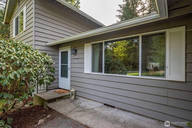 744 Spitfire Lane, Oak Harbor, WA 98277