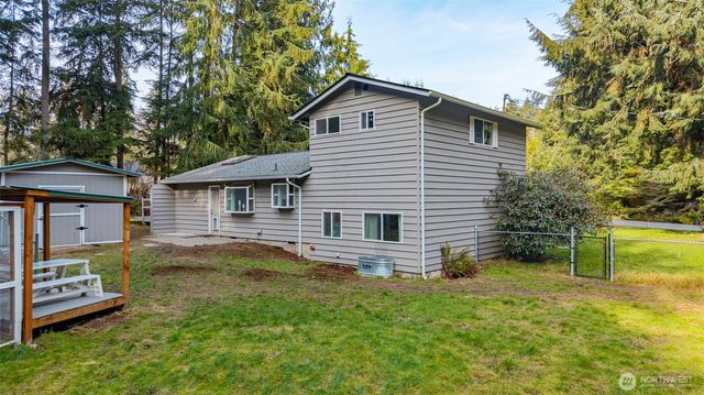 744 Spitfire Lane, Oak Harbor, WA 98277