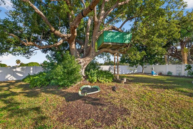 11945 74TH AVENUE, Seminole, FL 33772