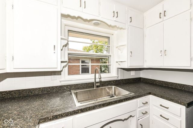 1620 Englewood Drive, Indianapolis, IN 46219