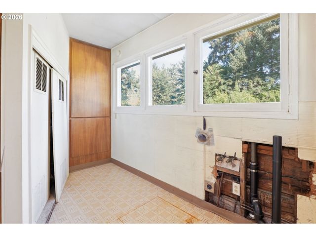 9477 Sw 62ND Dr, Portland, OR 97219