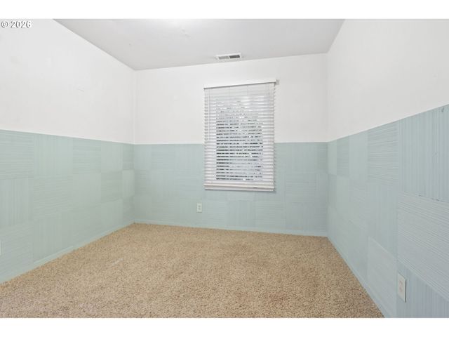 9477 Sw 62ND Dr, Portland, OR 97219