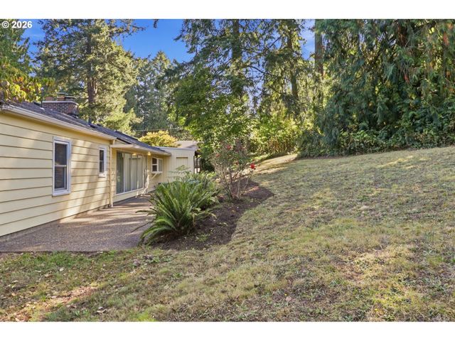 9477 Sw 62ND Dr, Portland, OR 97219