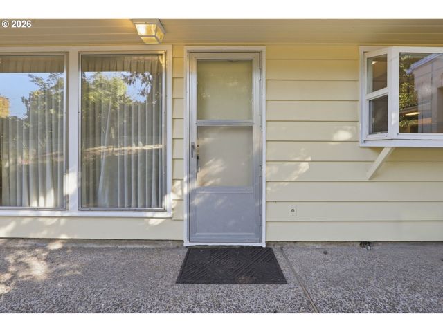 9477 Sw 62ND Dr, Portland, OR 97219