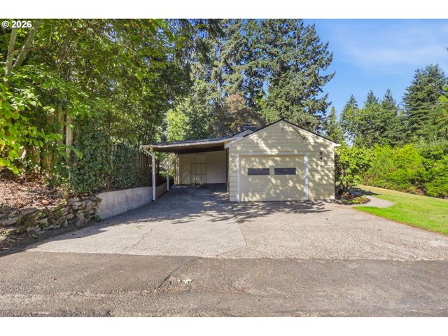 9477 Sw 62ND Dr, Portland, OR 97219