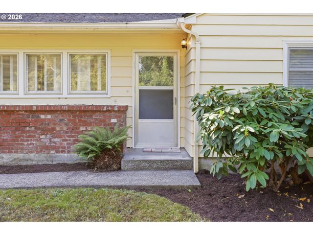 9477 Sw 62ND Dr, Portland, OR 97219