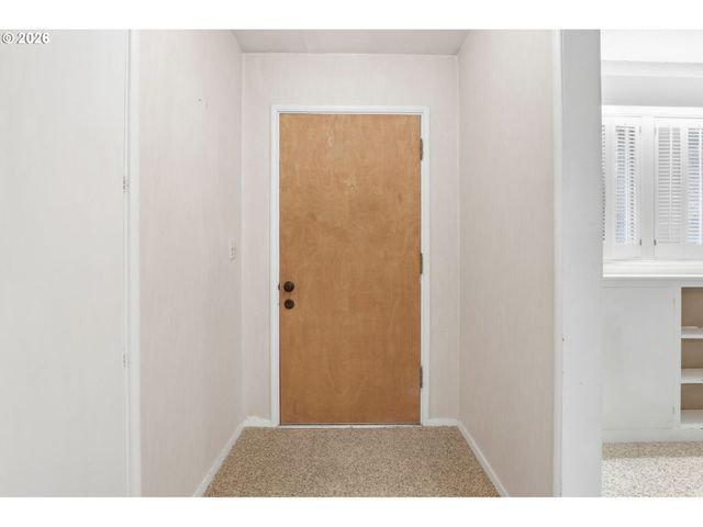 9477 Sw 62ND Dr, Portland, OR 97219