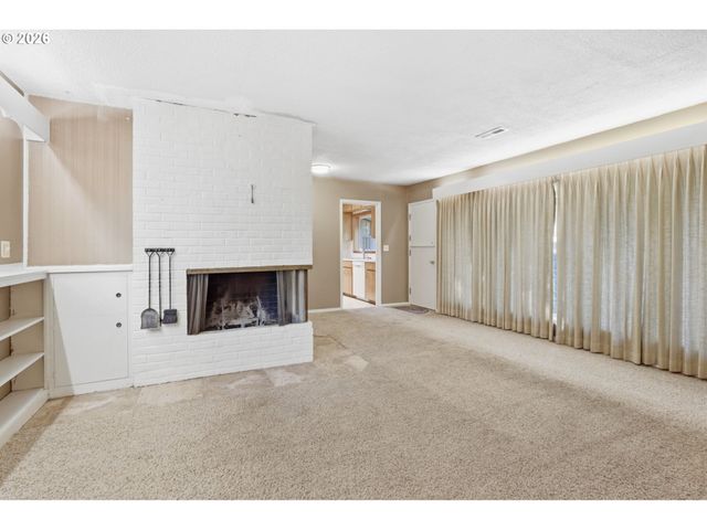 9477 Sw 62ND Dr, Portland, OR 97219