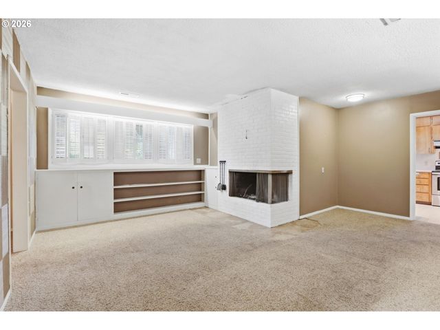 9477 Sw 62ND Dr, Portland, OR 97219