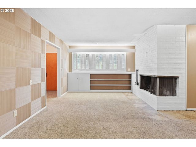 9477 Sw 62ND Dr, Portland, OR 97219