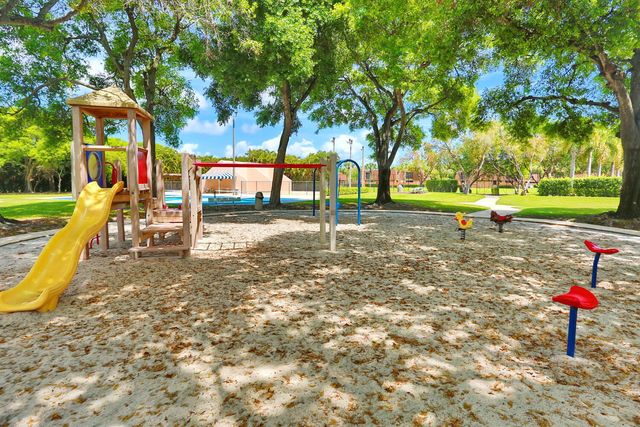 325 3rd Way, West Palm Beach, FL 33407