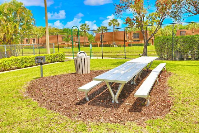 325 3rd Way, West Palm Beach, FL 33407