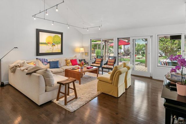 2521 Ardath Court, La Jolla, CA 92037