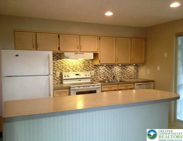 1088 1st Avenue, Hellertown Boro, PA 18055