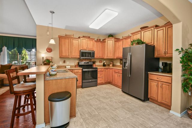 1398 N Sandy Creek Circle 2, Nixa, MO 65714