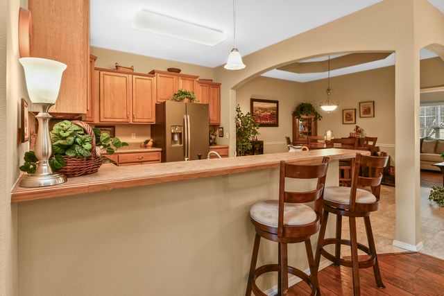 1398 N Sandy Creek Circle 2, Nixa, MO 65714