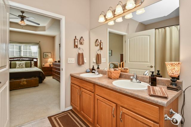 1398 N Sandy Creek Circle 2, Nixa, MO 65714