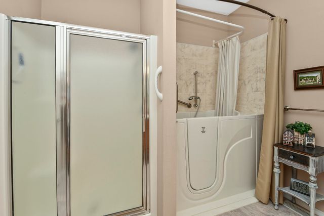 1398 N Sandy Creek Circle 2, Nixa, MO 65714