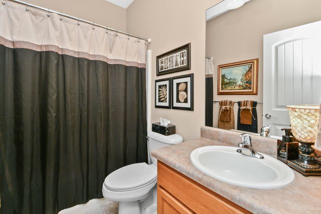 1398 N Sandy Creek Circle 2, Nixa, MO 65714