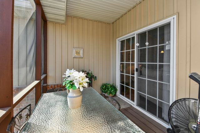 1398 N Sandy Creek Circle 2, Nixa, MO 65714