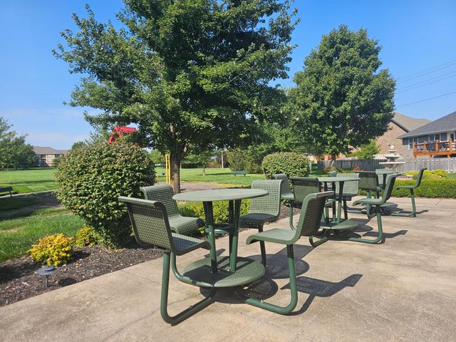 1398 N Sandy Creek Circle 2, Nixa, MO 65714