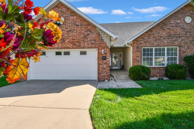 1398 N Sandy Creek Circle 2, Nixa, MO 65714