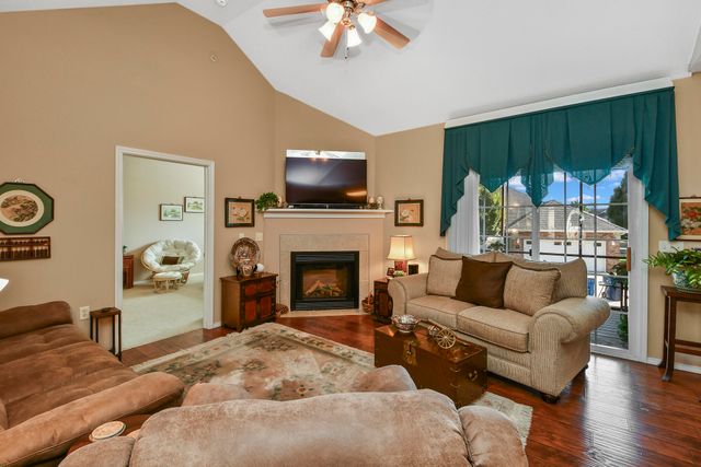 1398 N Sandy Creek Circle 2, Nixa, MO 65714