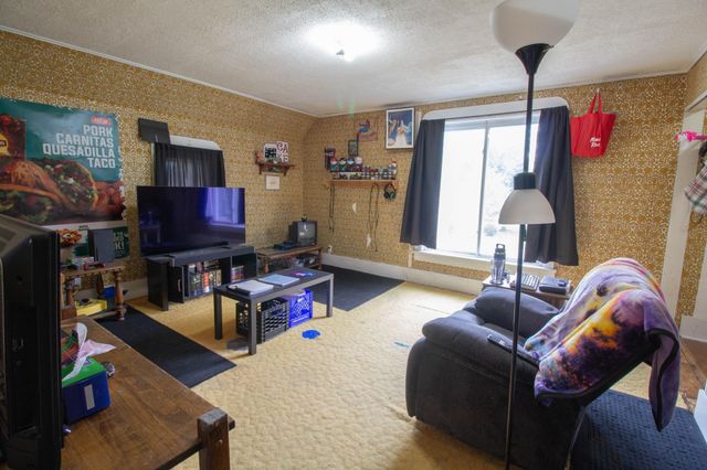 1402 9th Avenue NW, Austin, MN 55912