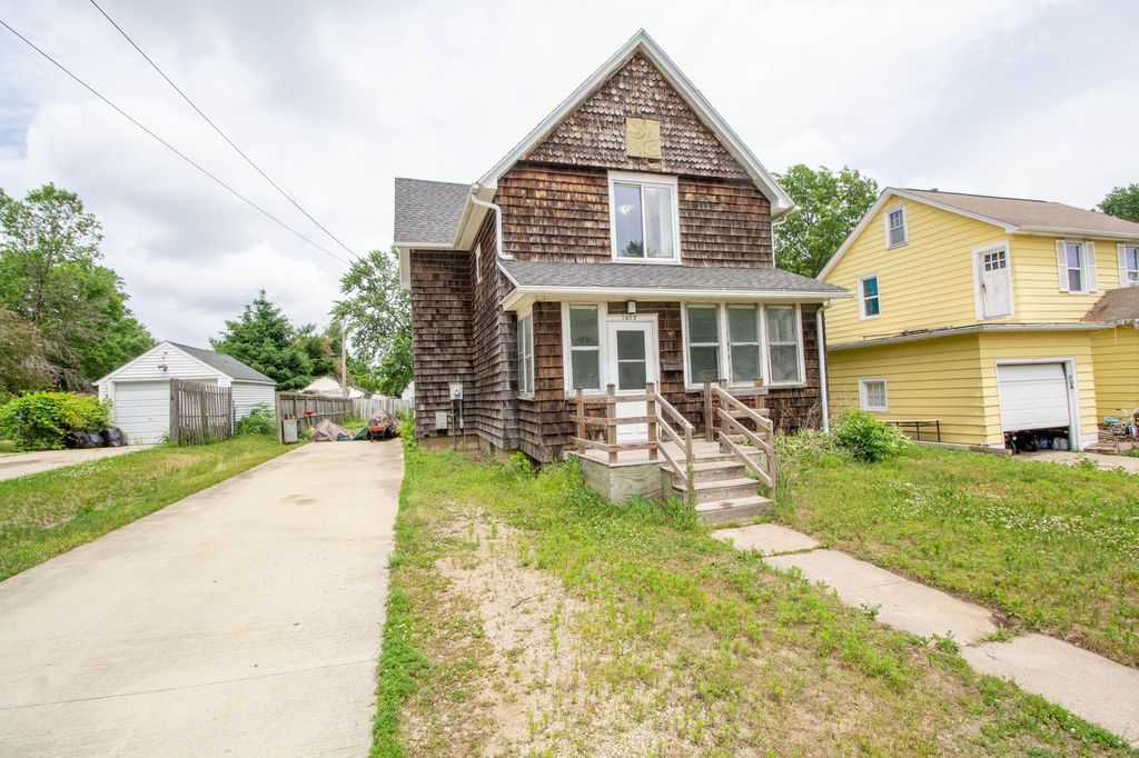 1402 9th Avenue NW, Austin, MN 55912