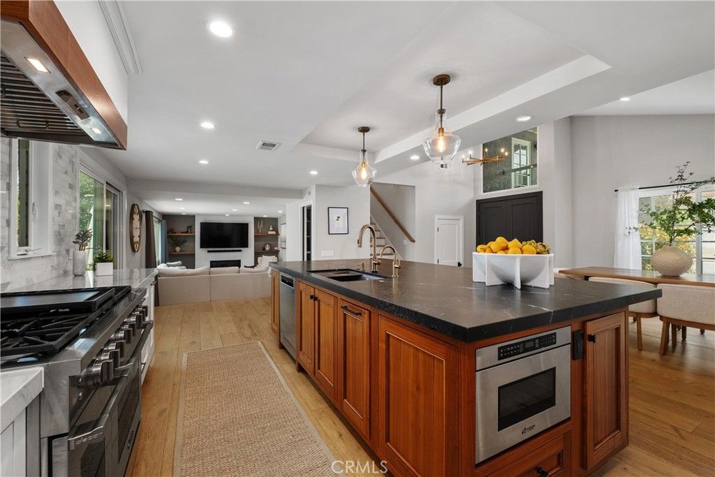 Image 10 of property listing at 27022 Mariscal, Mission Viejo, CA 92691