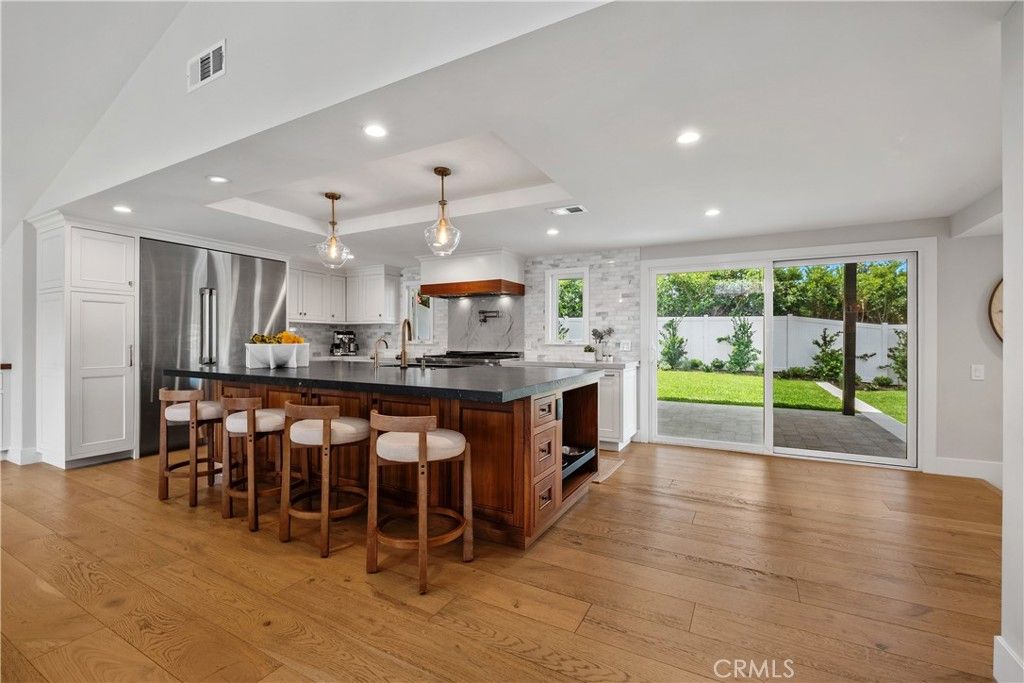 Image 5 of property listing at 27022 Mariscal, Mission Viejo, CA 92691