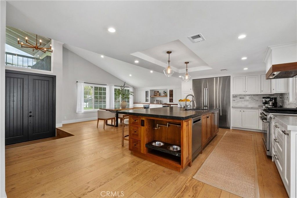 Image 8 of property listing at 27022 Mariscal, Mission Viejo, CA 92691
