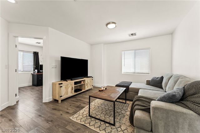 6156 Pacific Dogwood Avenue, Las Vegas, NV 89139