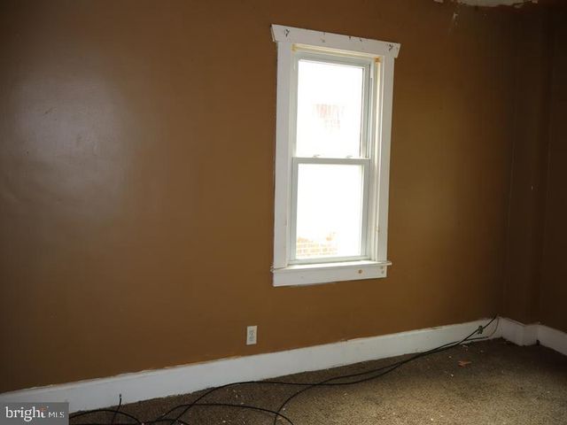 273 N BROAD ST, Penns Grove, NJ 08069