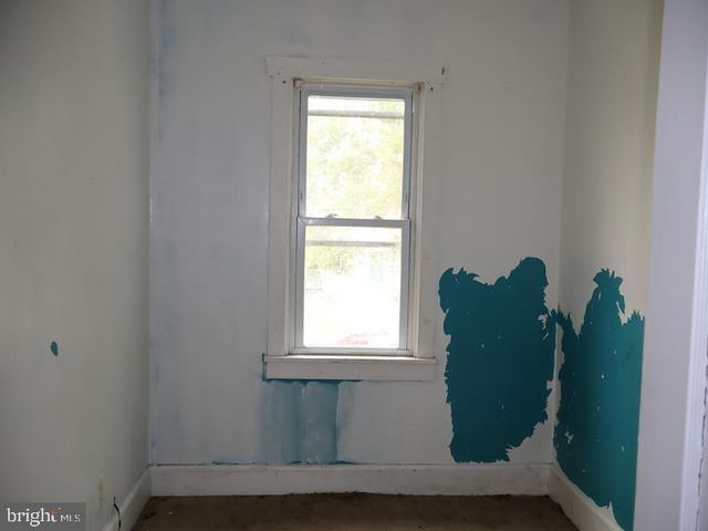 273 N BROAD ST, Penns Grove, NJ 08069