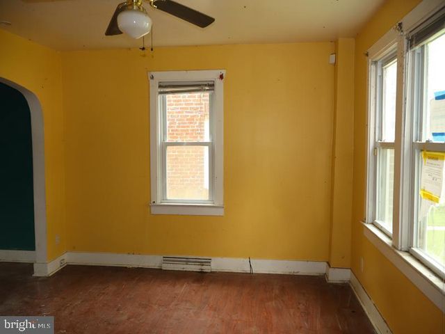 273 N BROAD ST, Penns Grove, NJ 08069