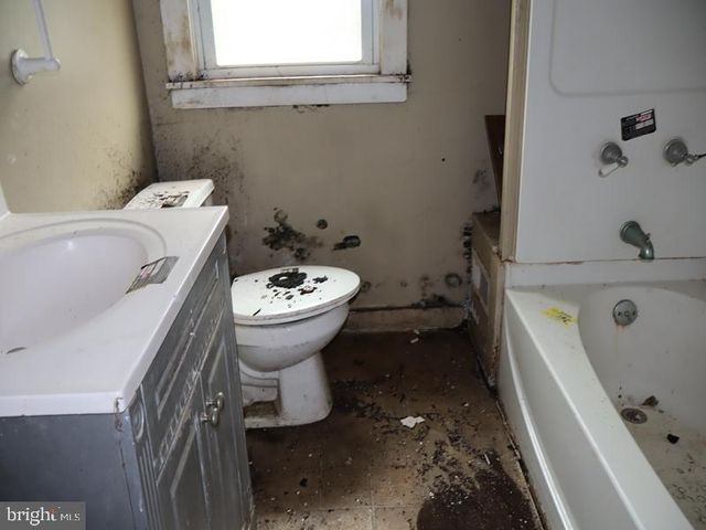 273 N BROAD ST, Penns Grove, NJ 08069