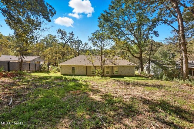 711 E Leake Street, Clinton, MS 39056