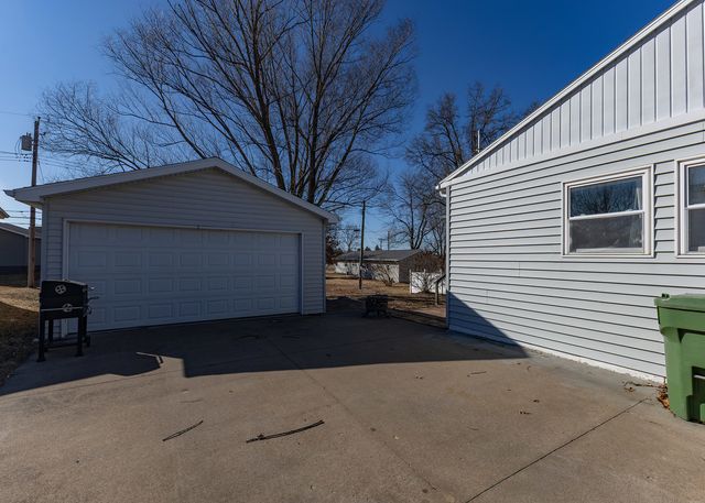 505 Highview Drive, Clinton, IA 52372