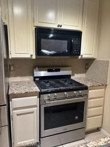 7035 Woodley 113, Van Nuys, CA 91406