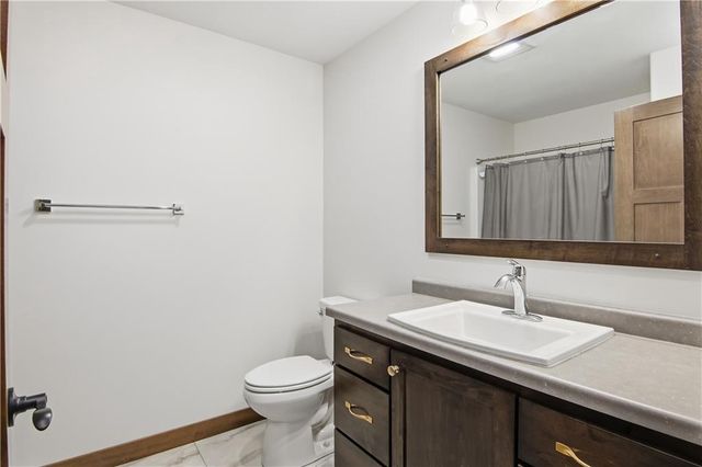 4919 Woodlands Drive, Eau Claire, WI 54703