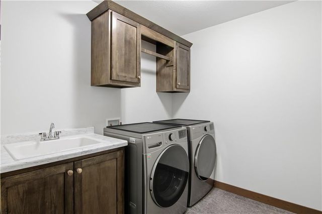 4919 Woodlands Drive, Eau Claire, WI 54703