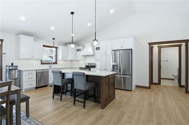 4919 Woodlands Drive, Eau Claire, WI 54703