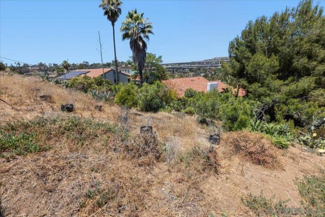 8621 Golf Drive, Spring Valley, CA 91977