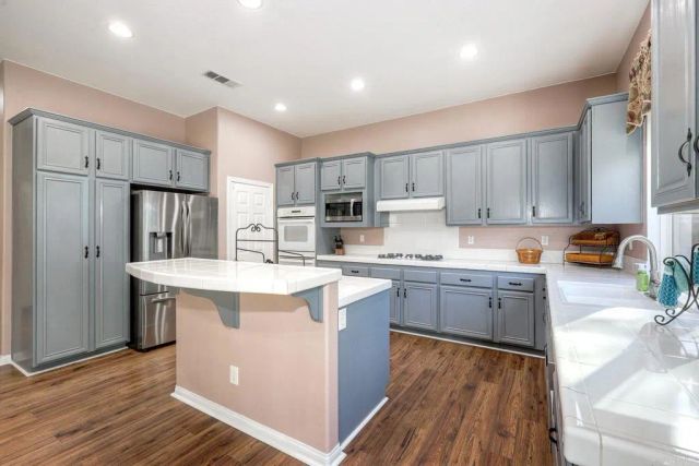 3225 Hidden Estate Lane, Escondido, CA 92027