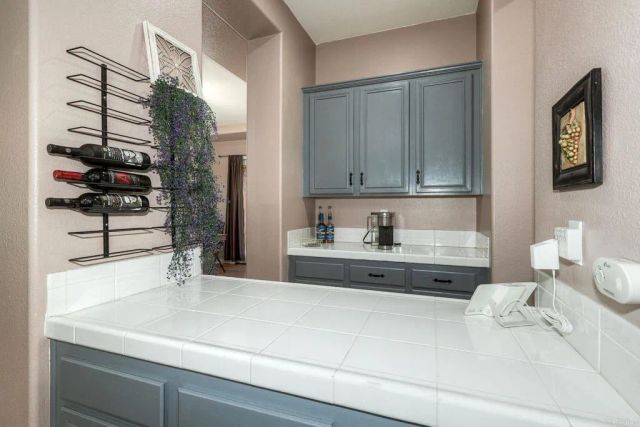 3225 Hidden Estate Lane, Escondido, CA 92027