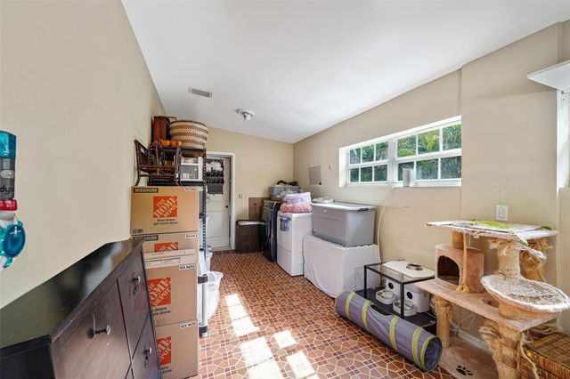 500 NW 120th St, Miami, FL 33168