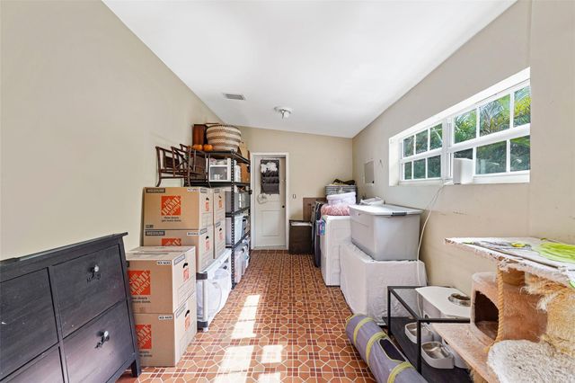 500 NW 120th St, Miami, FL 33168